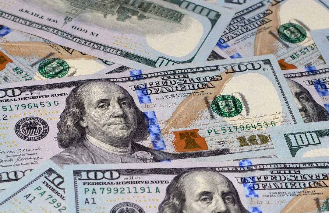 El cobre alcanza su mejor nivel en más de dos meses y el dólar continúa presionado a la baja