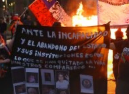 Desórdenes en Plaza Italia marcan nuevo aniversario del estallido social