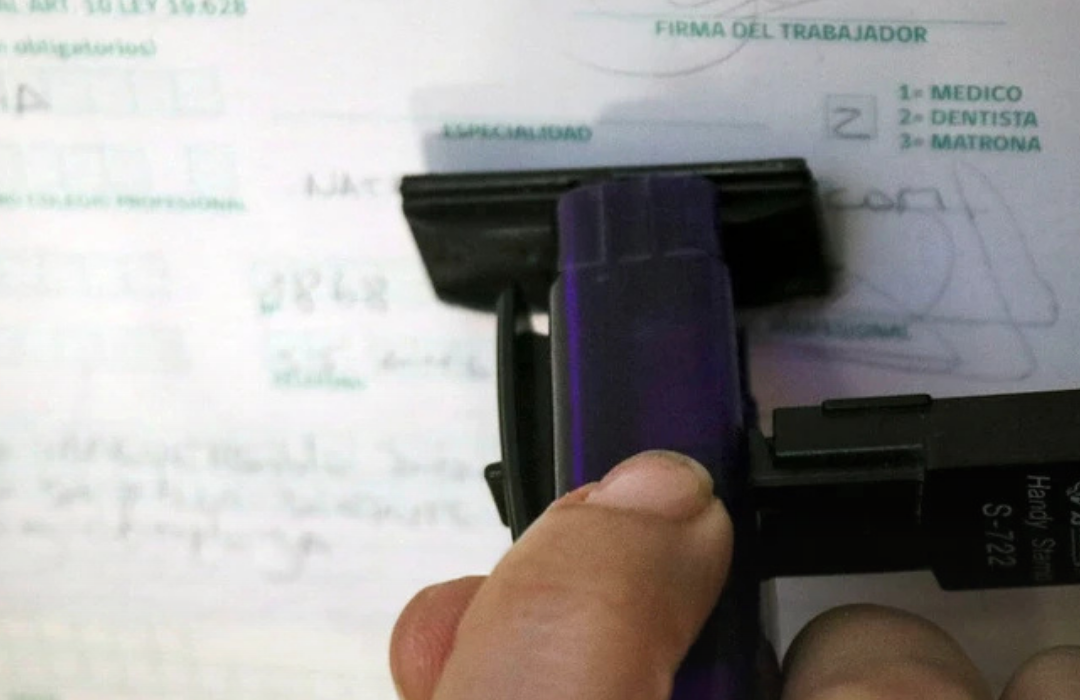 Psiquiatra dio licencia de 30 días sin fundamentos claros y ahora deberá pagar multa de medio millón de pesos: Corte confirmó