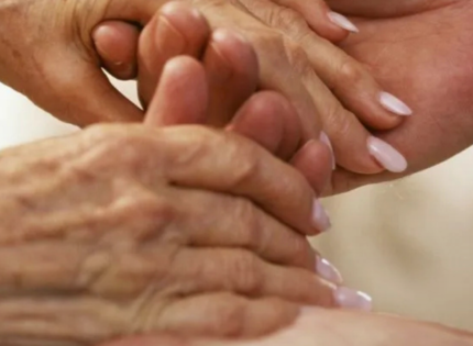 Los desafíos de Chile frente a irrupción de personas de “cuarta edad”: Población de 80 años y más se triplicó en 30 años