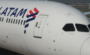 Un sindicato de pilotos de Latam votó la huelga: 97% a favor