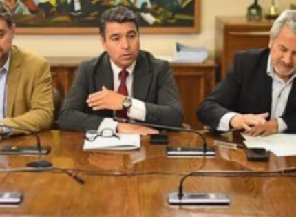 Error en entrega de documentos obliga a repetir votación de acusación contra juez Simpertigue