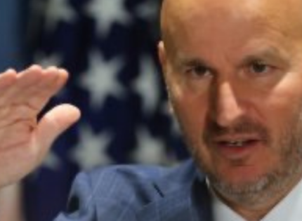 Embajador de EE.UU.: Presidente Boric cortó colaboración con Trump por diferencias ideológicas