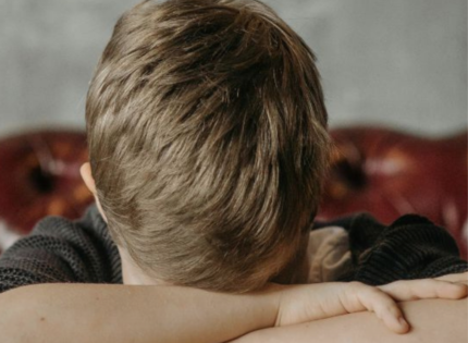 Miles de videos de abuso infantil y zoofilia: la presunta red de explotación de menores descubierta en Australia