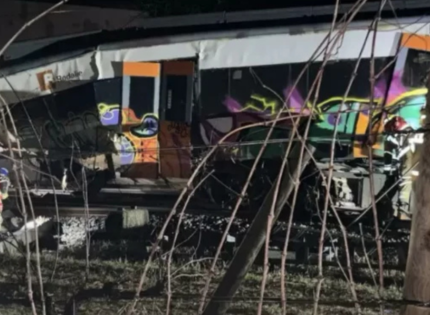 España registra dos nuevos accidentes ferroviarios: trenes descarrilaron en Barcelona dejando 1 muerto