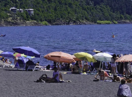 Hombre fue encontrado flotando sin vida en el sector la península de Pucón