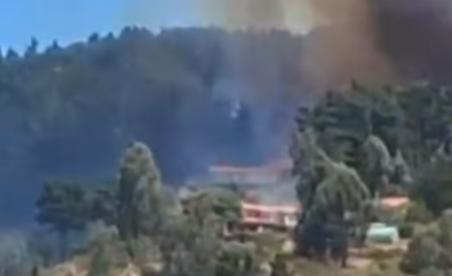 Dos viviendas destruidas y una tercera dañada deja incendio forestal en Laguna Verde