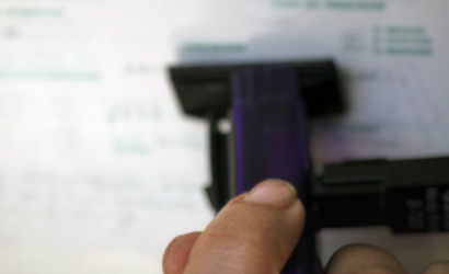 Concejal presentó certificado por faringobronquitis y viajó al norte para cantar sin descuentos en su dieta: Fijan formalización