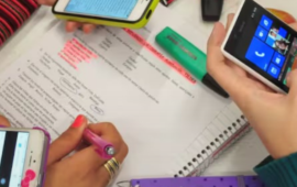 Uso de celulares por parte de profesores será regulado por reglamentos internos de cada establecimiento educacional