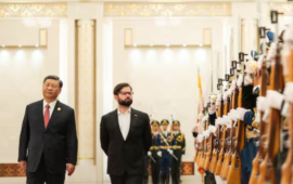 Gobierno deja en suspenso avance de proyecto chino y EE.UU. amenaza con sacar a Chile de la Visa Waiver