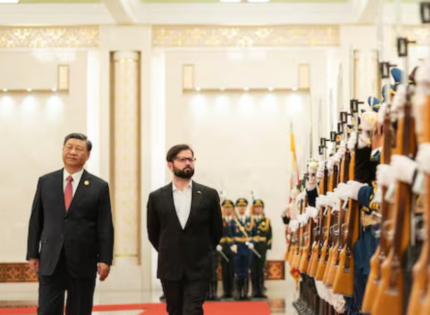 Gobierno deja en suspenso avance de proyecto chino y EE.UU. amenaza con sacar a Chile de la Visa Waiver