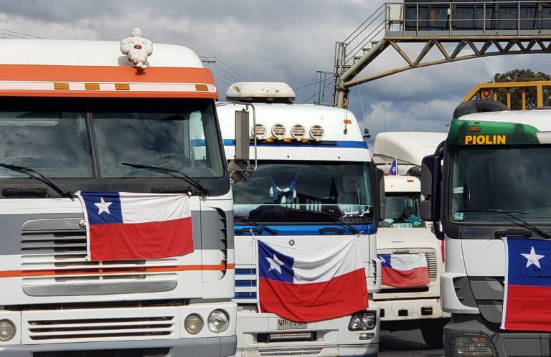 Los camioneros se reunirán este lunes para analizar “medidas” tras histórica alza de los combustibles