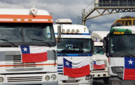 Los camioneros se reunirán este lunes para analizar “medidas” tras histórica alza de los combustibles