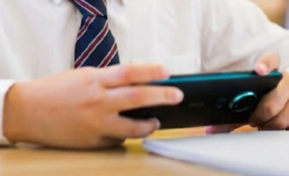 Prohibición de uso de celulares en colegios: superintendenta explica implementación y excepciones
