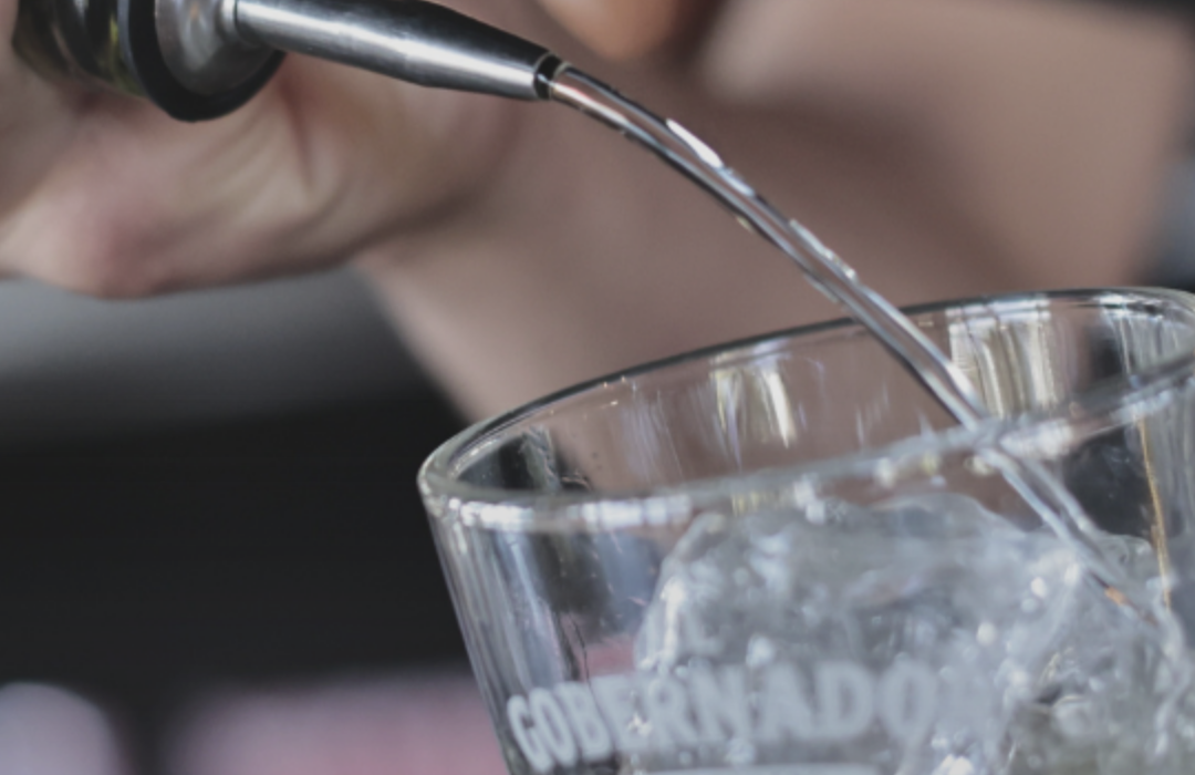 Más de un millón de dólares en importaciones: China es el mayor comprador de pisco chileno