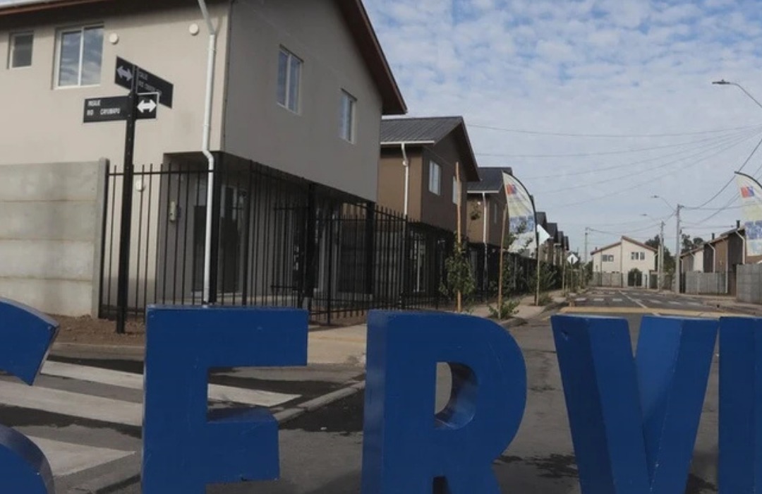 Serviu le quitó subsidio por no habitar vivienda pese a fiscalizaciones donde sí estuvo: Corte ordenó devolver beneficio