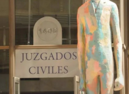 Cayó en un agujero sin señalización en paseo peatonal y sufrió fractura de tobillo: Municipio deberá pagarle $20 millones