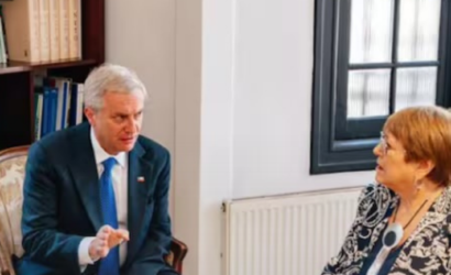 Sondeo Descifra: 52% está en desacuerdo con decisión de Kast de quitar apoyo a Bachelet para la ONU