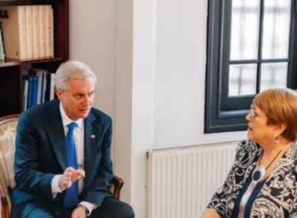 Sondeo Descifra: 52% está en desacuerdo con decisión de Kast de quitar apoyo a Bachelet para la ONU