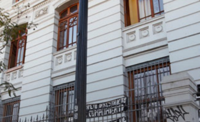 Estudiantes bajan toma y entregan el Liceo de Aplicación tras diálogo con autoridades