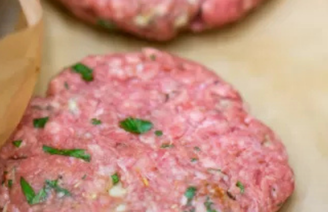 «El término medio no es opción»: la carne poco cocida no es igual de segura en filete y hamburguesa