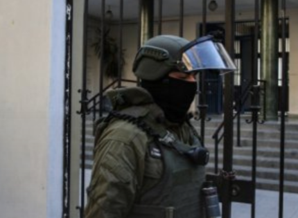 Alumnos de 13 y 15 años fueron sorprendidos con material incendiario en el Liceo Lastarria