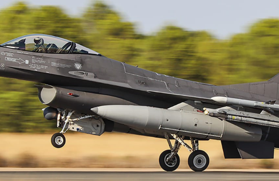 EE.UU. amenaza con represalias a un país suramericano por aplazamiento en la compra de cazas F-16