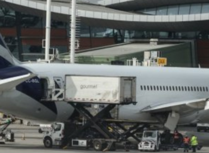 Aviones de Latam y Aerolíneas Argentinas colisionaron en el Aeropuerto de Santiago