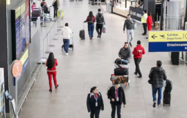 Peleas, invasión de pista o gritar “bomba”: disrupciones en el aeropuerto en Chile aumentan un 120% en un año