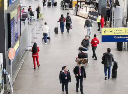 Peleas, invasión de pista o gritar “bomba”: disrupciones en el aeropuerto en Chile aumentan un 120% en un año