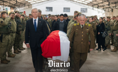 General Araya realiza ascenso póstumo de carabinero fallecido: «No es solamente un mártir más, es un héroe también»