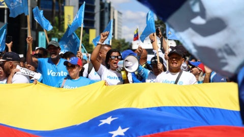Ciudadanos venezolanos conmemoran el 28 de julio con nuevas exigencias de democracia y respeto a la voluntad popular