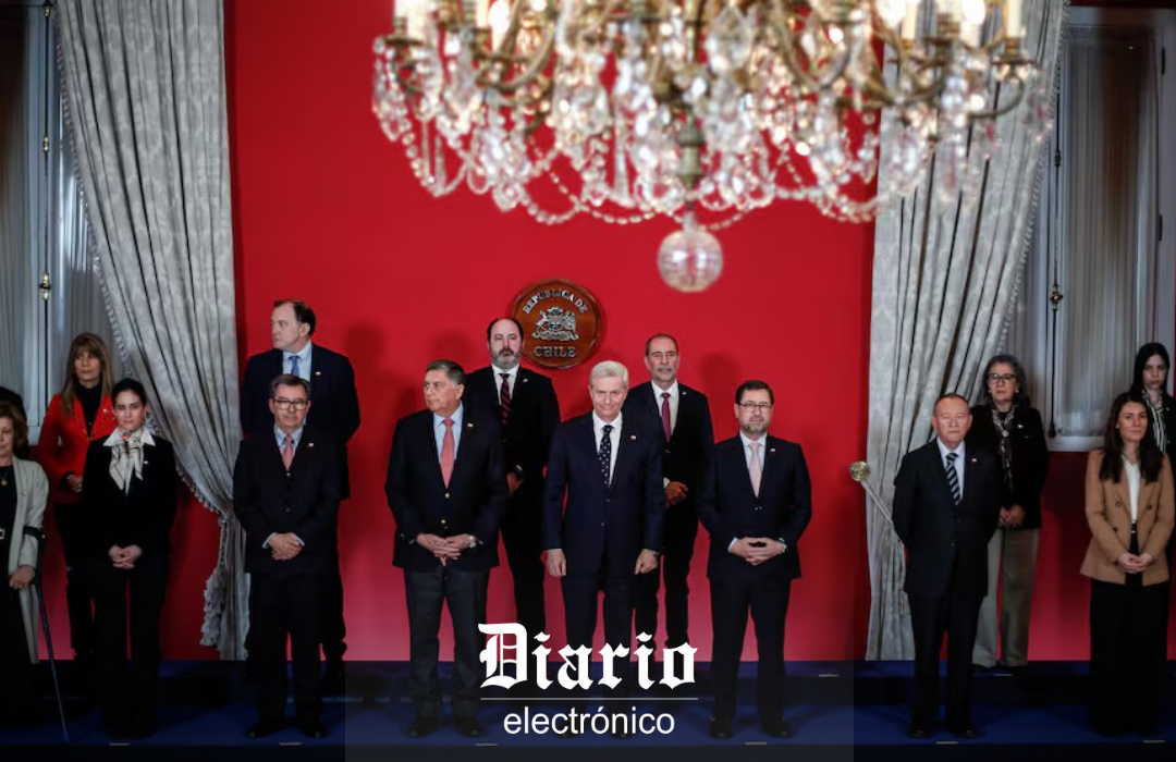 Gabinete de Kast queda compuesto por 63,6% de hombres y 36,4% de mujeres tras salida de Duco