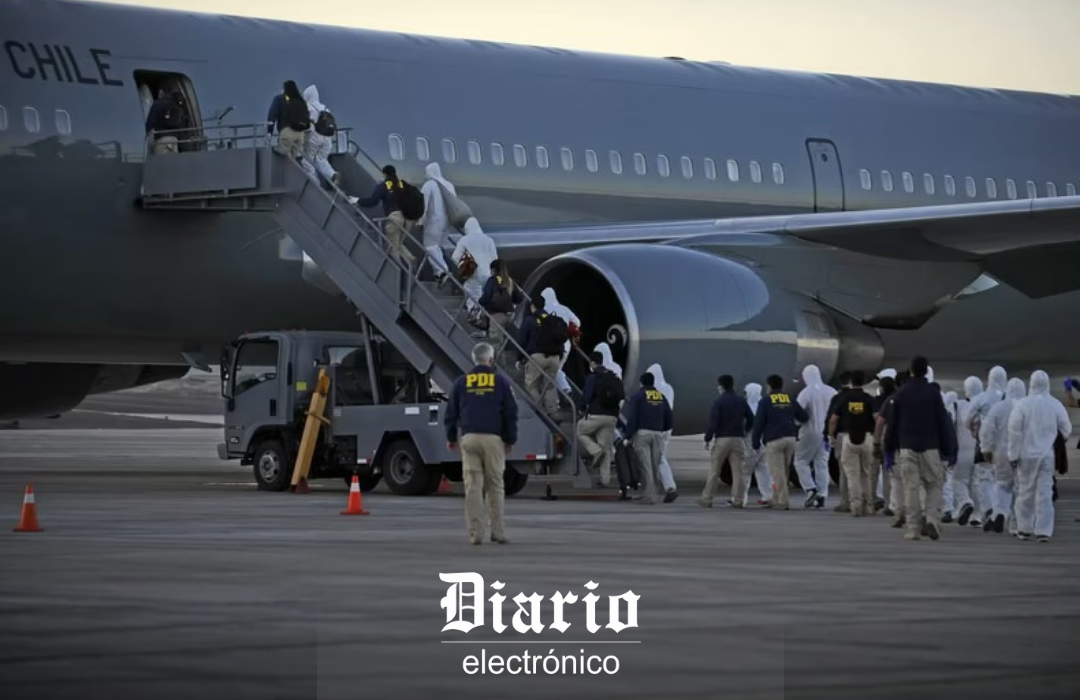 Nuevo vuelo FACH: Expulsan a 40 extranjeros con antecedentes penales hacia Colombia y Perú