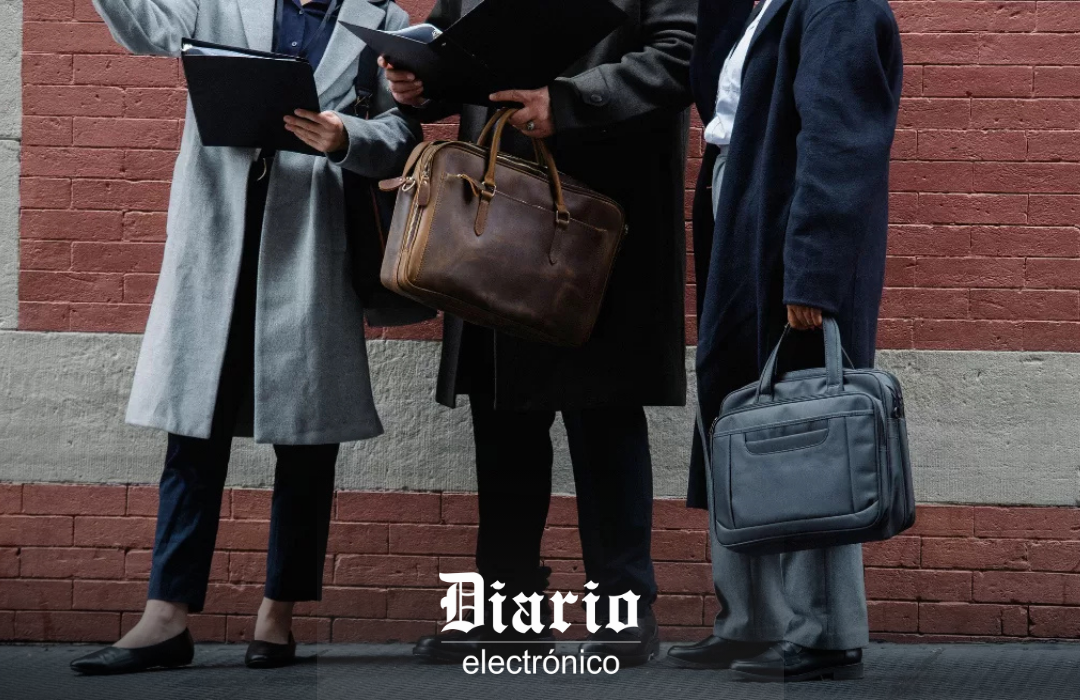 «El cartón» no basta: Cesantes con estudios superiores llegan al 8,3% en trimestre junio-agosto